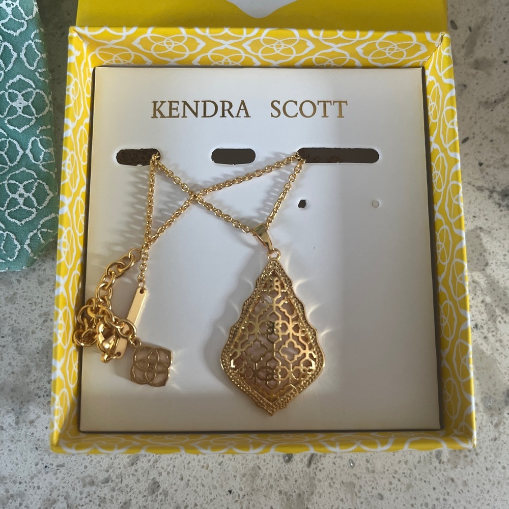 Kendra Scott Gold Necklace - Picture 2 of 2